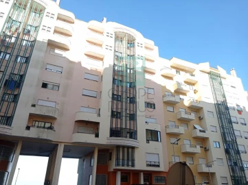 Apartamento T2 para Venda em Ramada e Caneças