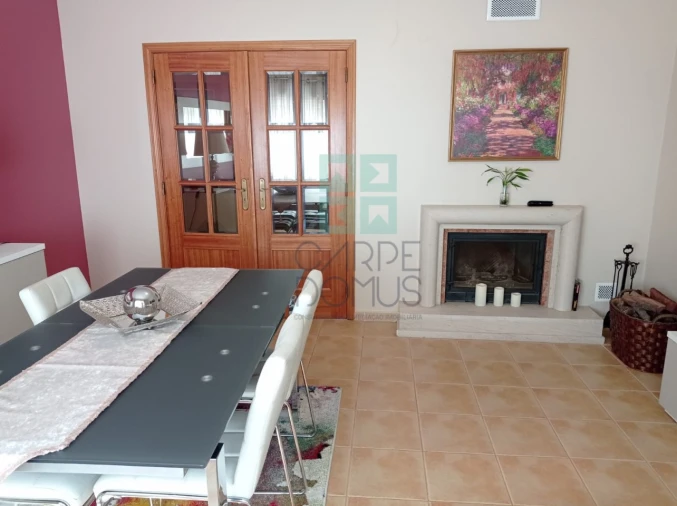 Apartamento T2 para Venda em Ramada e Caneças Foto 4