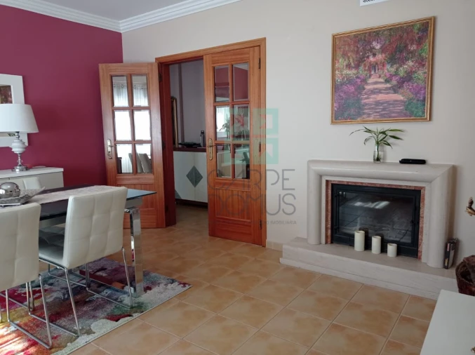 Apartamento T2 para Venda em Ramada e Caneças Foto 3