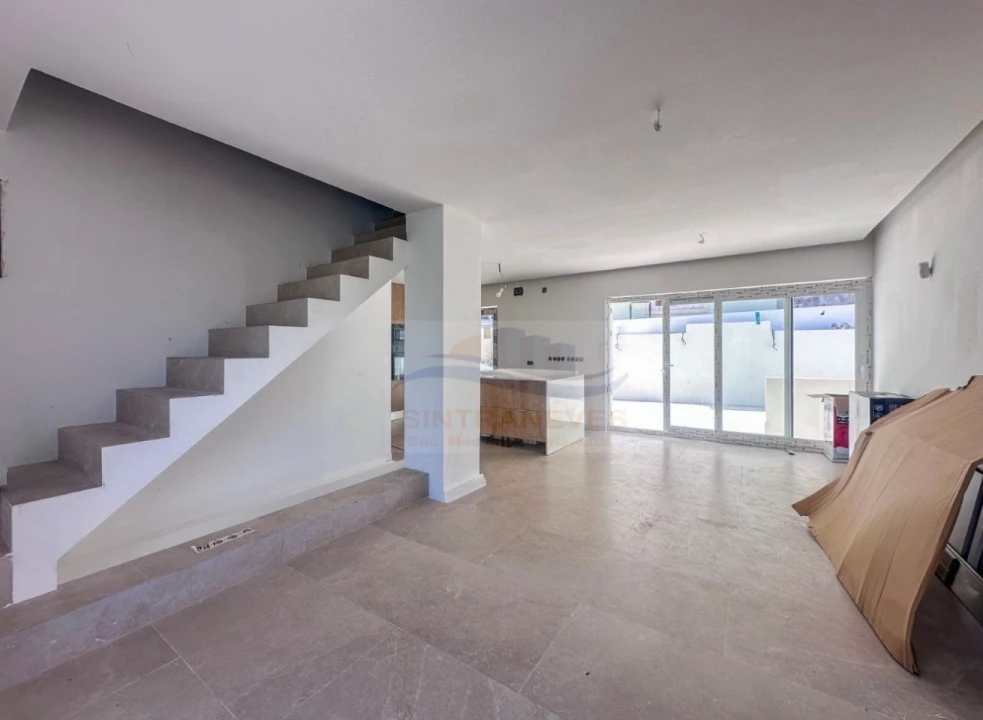 Moradia T4 para Venda em Santa Maria, São Pedro e Matacães Foto 11