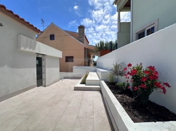 Moradia T4 para Venda em Santa Maria, São Pedro e Matacães