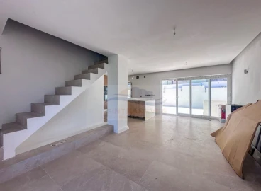 Moradia T4 para Venda em Santa Maria, São Pedro e Matacães