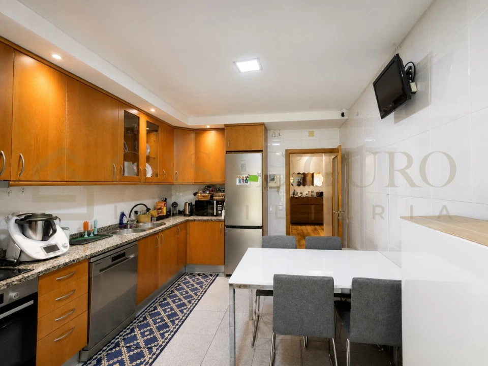 Apartamento T2 para Venda em Grijó e Sermonde Foto 6