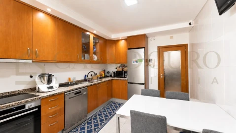 Apartamento T2 para Venda em Grijó e Sermonde