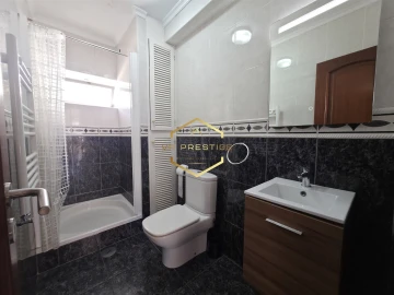 Apartamento T3 para Venda em Póvoa de Varzim, Beiriz e Argivai