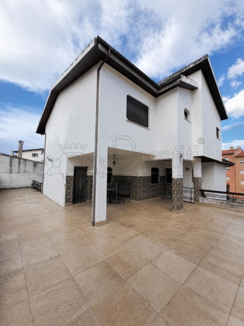Moradia T4 para Venda em Valpaços e Sanfins