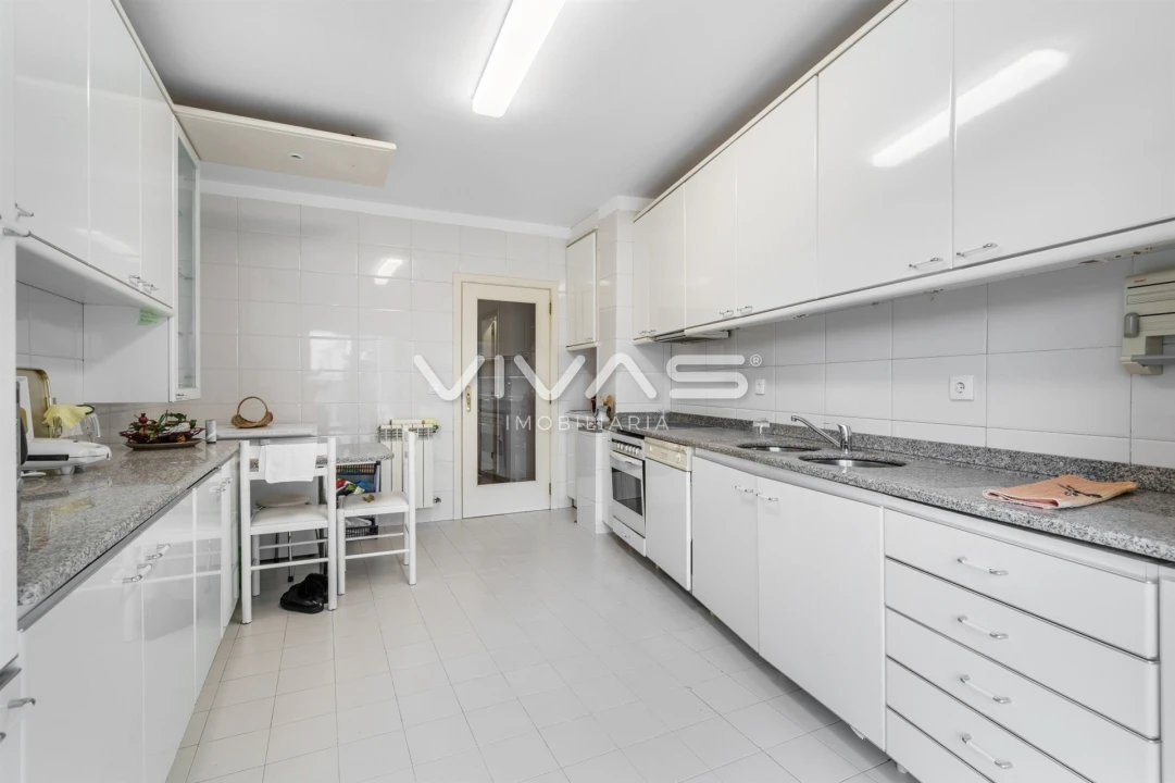 Apartamento T3 para Venda em Oliveira, São Paio e São Sebastião Foto 11