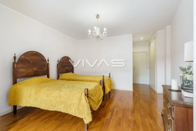 Apartamento T3 para Venda em Oliveira, São Paio e São Sebastião