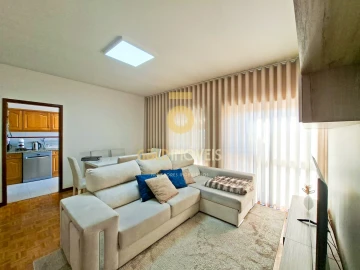 Apartamento T1 para Venda em Vila Verde e Santão
