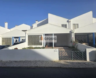 Moradia T4 para Venda em Almodôvar e Graça dos Padrões