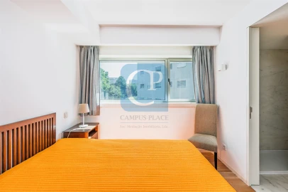Apartamento T1 para Arrendamento em Aldoar, Foz do Douro e Nevogilde