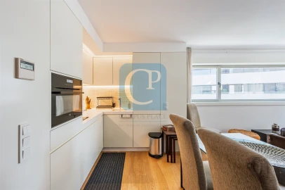 Apartamento T1 para Arrendamento em Aldoar, Foz do Douro e Nevogilde