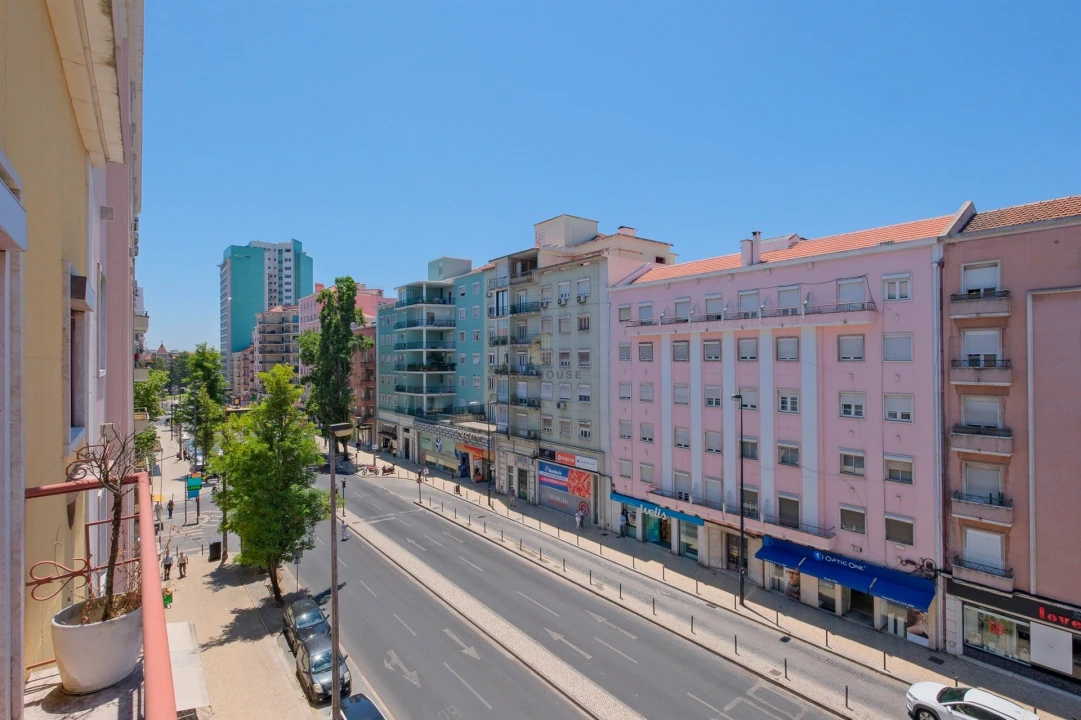 Apartamento T3 para Arrendamento em Areeiro Foto 12