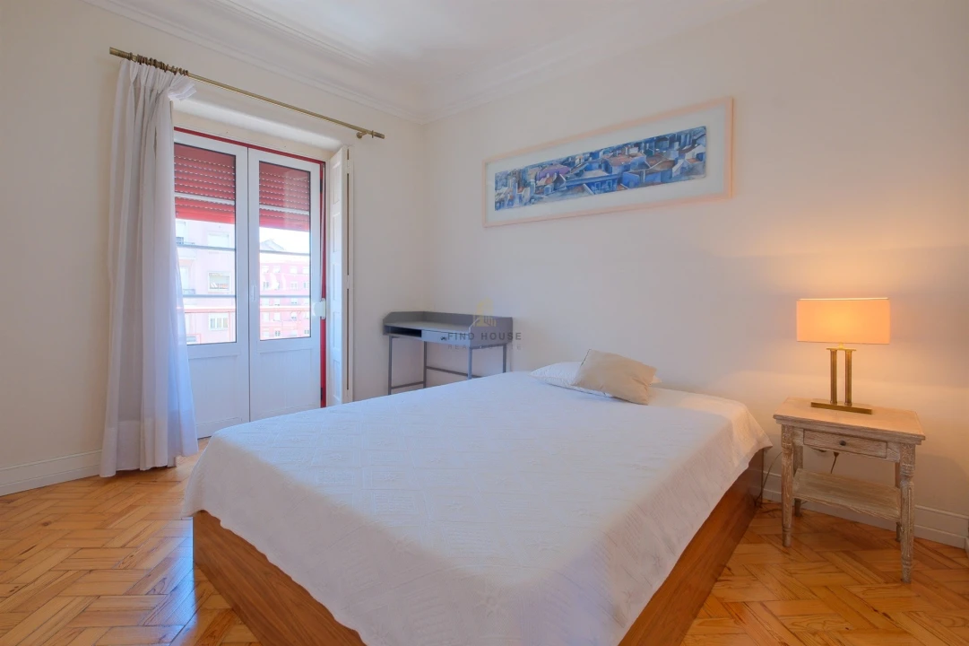 Apartamento T3 para Arrendamento em Areeiro Foto 15