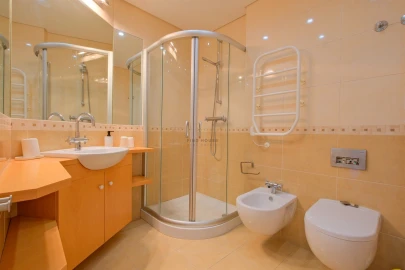 Apartamento T3 para Arrendamento em Areeiro