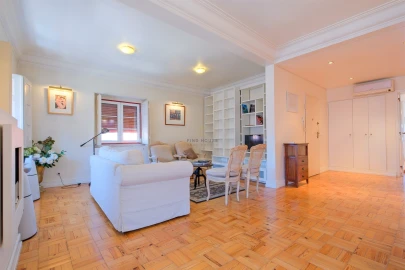 Apartamento T3 para Arrendamento em Areeiro