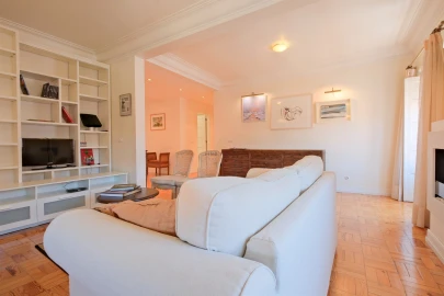Apartamento T3 para Arrendamento em Areeiro