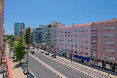 Apartamento T3 para Arrendamento em Areeiro