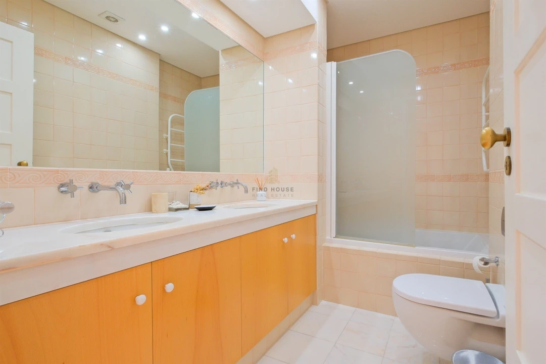 Apartamento T3 para Arrendamento em Areeiro Foto 14