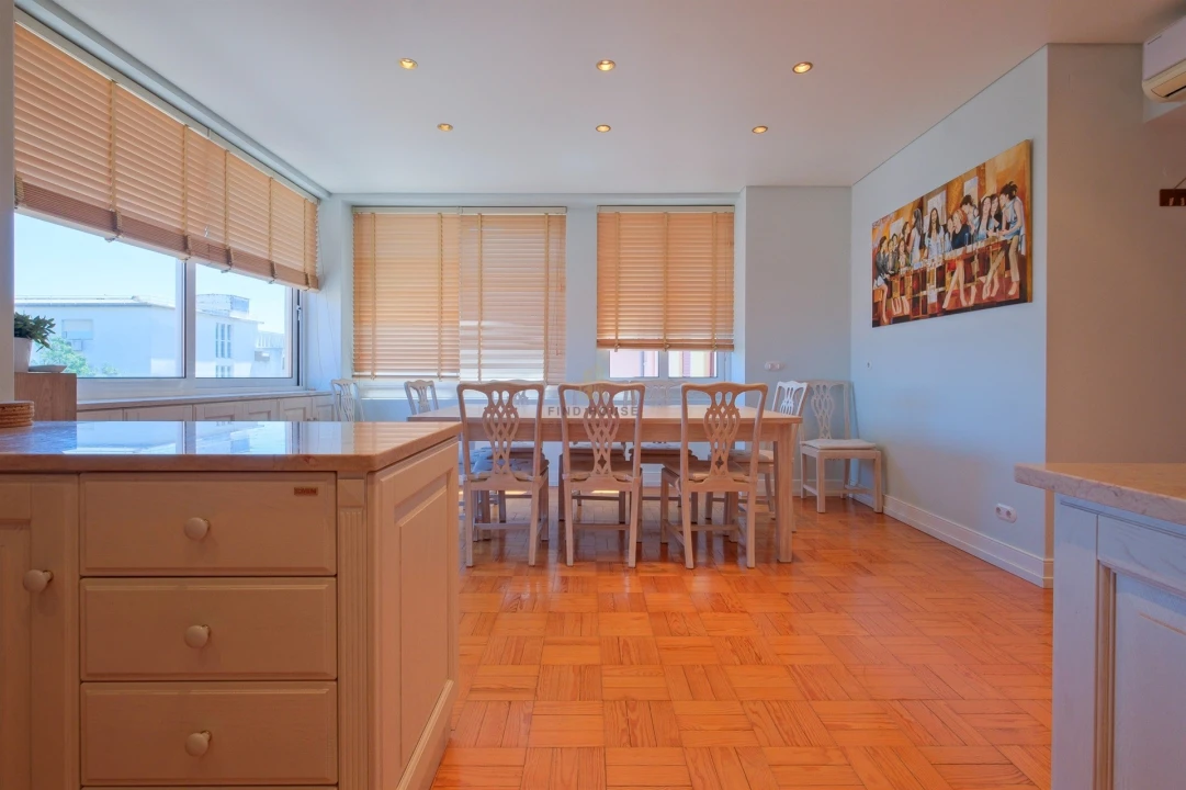 Apartamento T3 para Arrendamento em Areeiro Foto 29