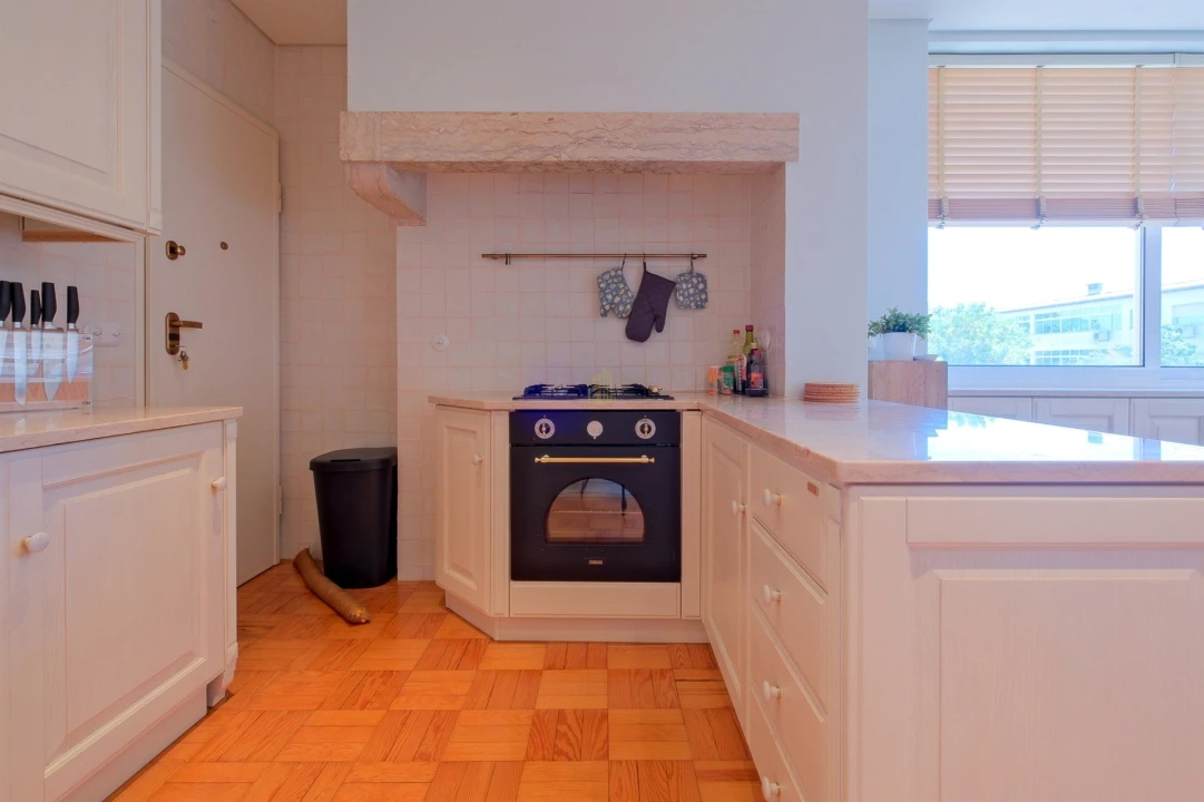 Apartamento T3 para Arrendamento em Areeiro Foto 31