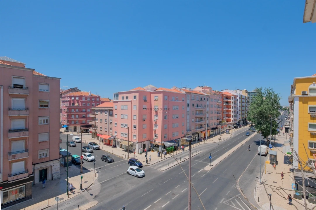 Apartamento T3 para Arrendamento em Areeiro Foto 11