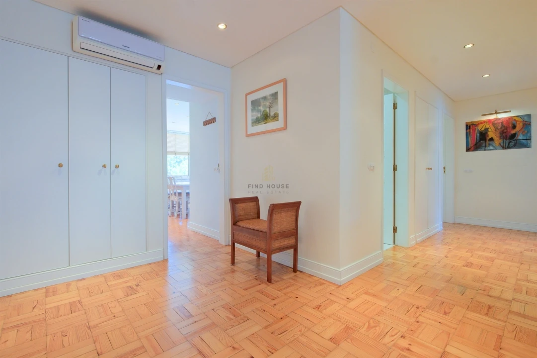 Apartamento T3 para Arrendamento em Areeiro Foto 13