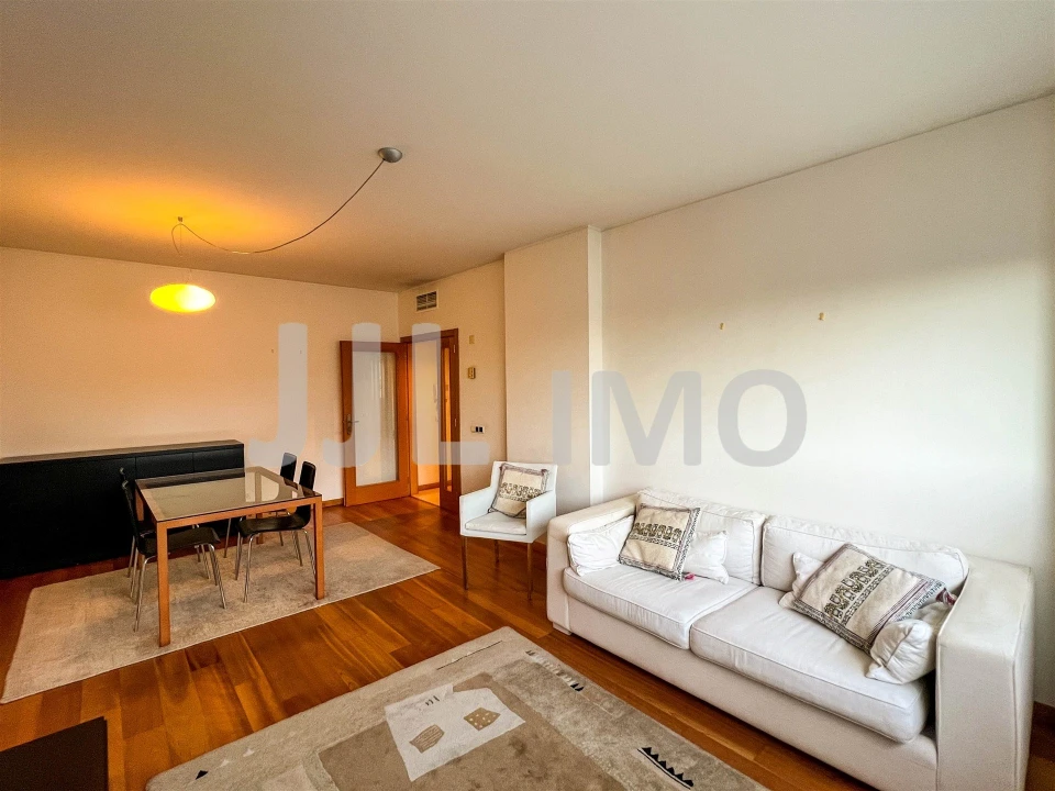Apartamento T2 para Arrendamento em Parque das Nações Foto 5