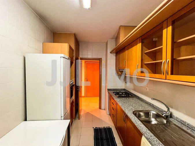 Apartamento T2 para Arrendamento em Parque das Nações Foto 17