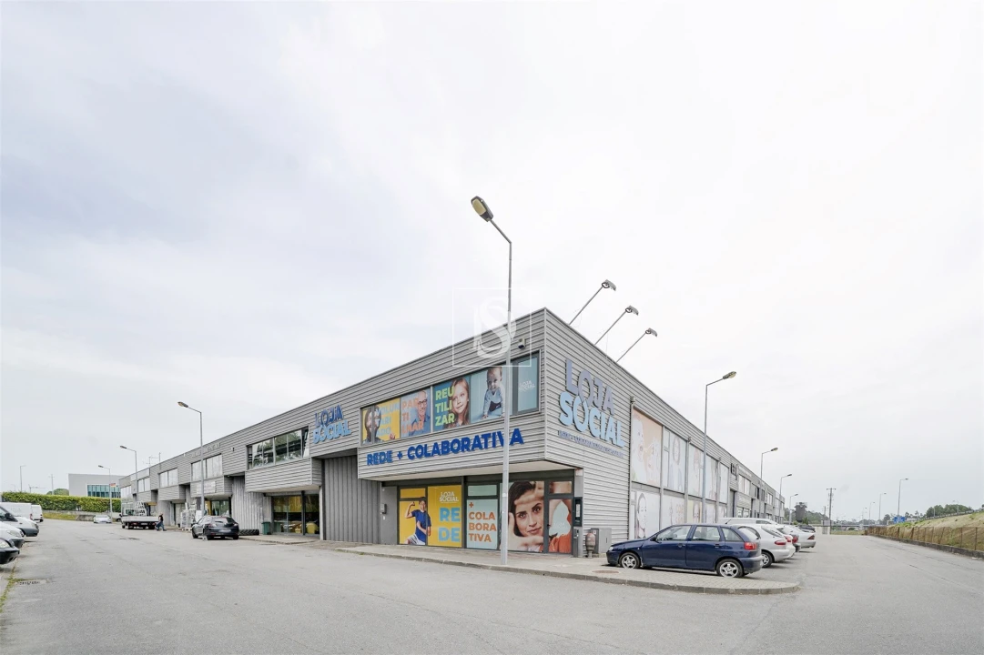 Armazém para Venda em Palmeira de Faro e Curvos Foto 5