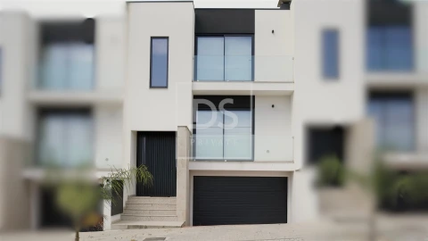 Moradia T3 para Venda em Silveiros e Rio Covo (Santa Eulália)
