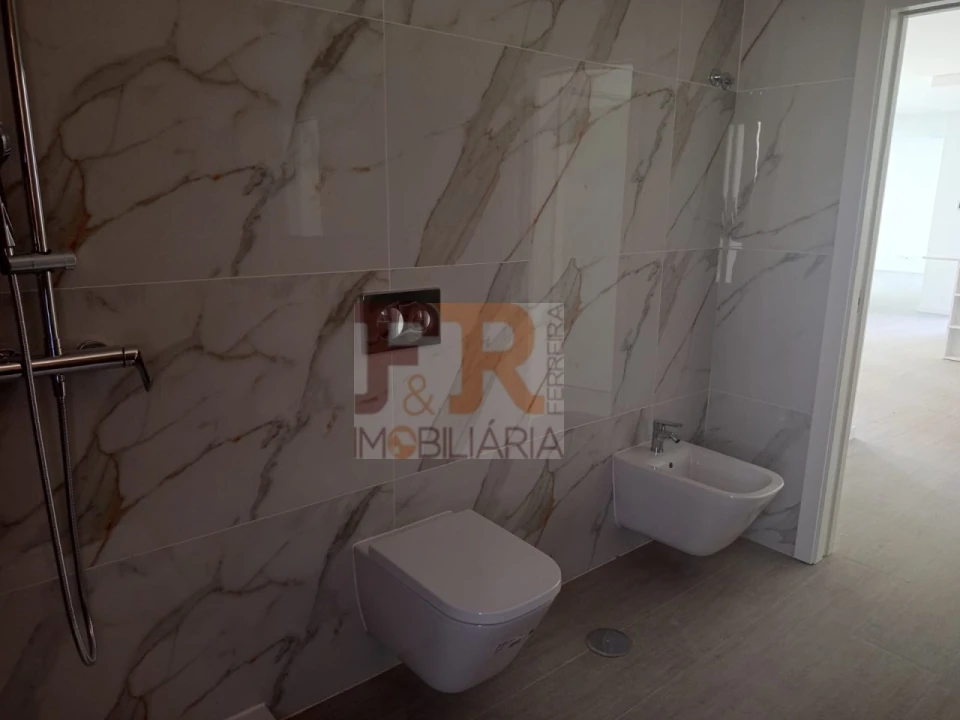 Moradia T3 para Venda em Quinta do Conde Foto 9