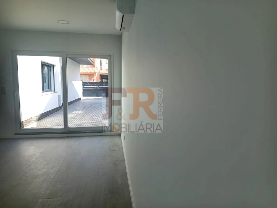 Moradia T3 para Venda em Quinta do Conde Foto 27