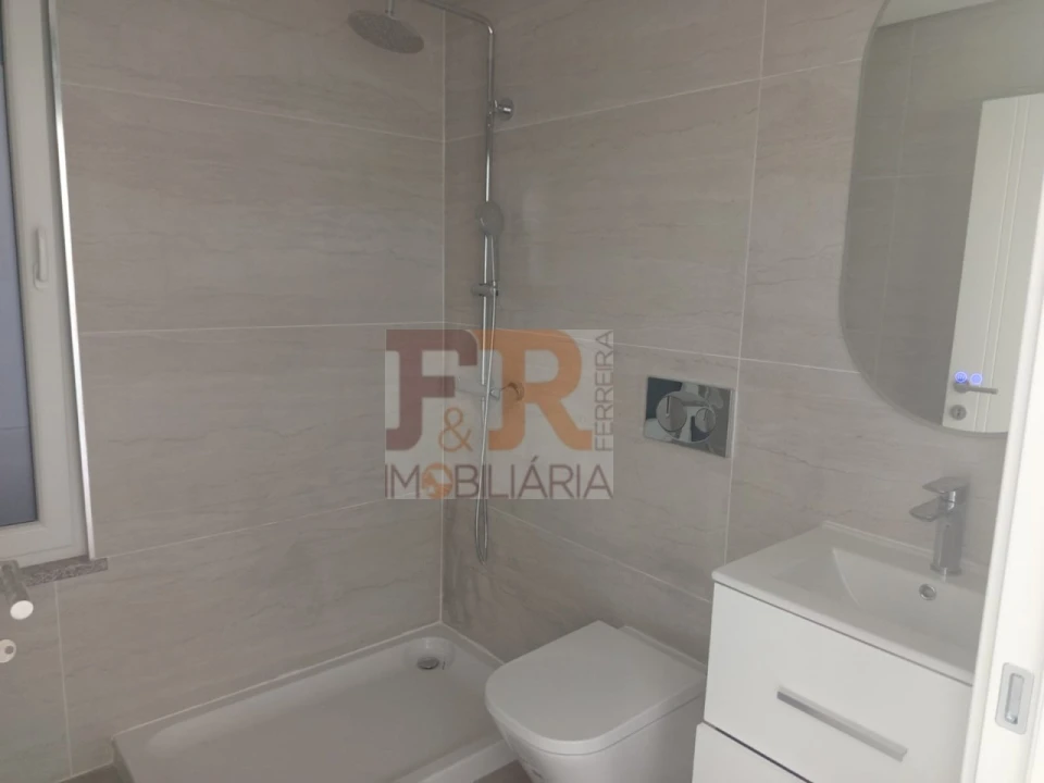 Moradia T3 para Venda em Quinta do Conde Foto 28