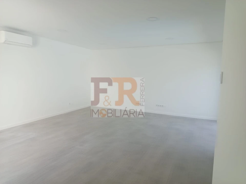 Moradia T3 para Venda em Quinta do Conde Foto 33