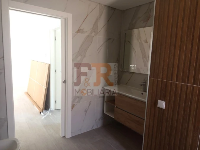 Moradia T3 para Venda em Quinta do Conde Foto 10