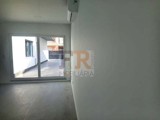 Moradia T3 para Venda em Quinta do Conde Foto 26