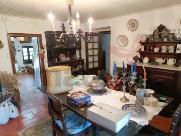 Moradia T6 para Venda em São Bartolomeu dos Galegos e Moledo