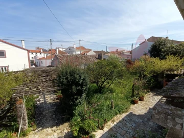 Moradia T6 para Venda em São Bartolomeu dos Galegos e Moledo