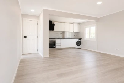 Apartamento T3 para Venda em Laranjeiro e Feijó