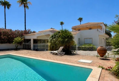 Moradia T4 para Venda em Loule (São Clemente)