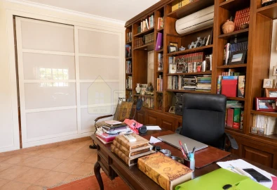 Moradia T4 para Venda em Loule (São Clemente)