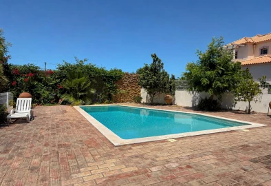 Moradia T4 para Venda em Loule (São Clemente)