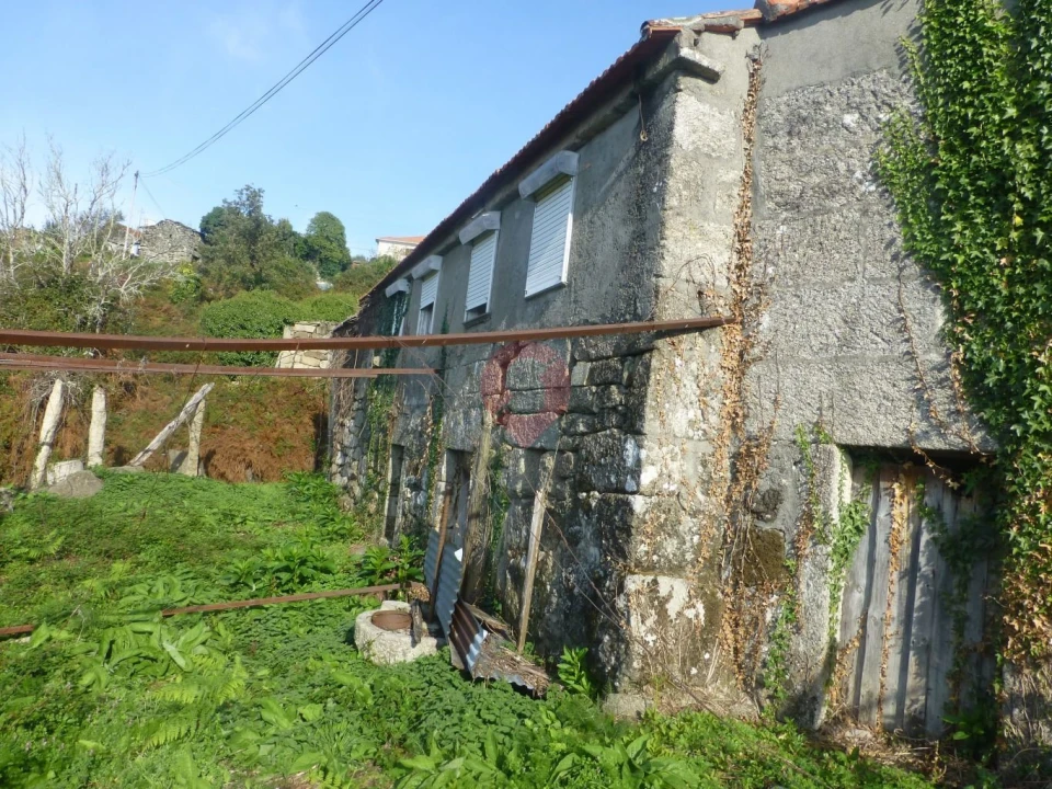 Moradia T0 para Venda em Riba de Mouro Foto 1