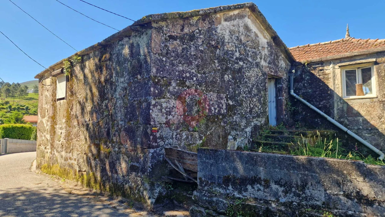 Moradia T1 para Venda em Anhões e Luzio Foto 10