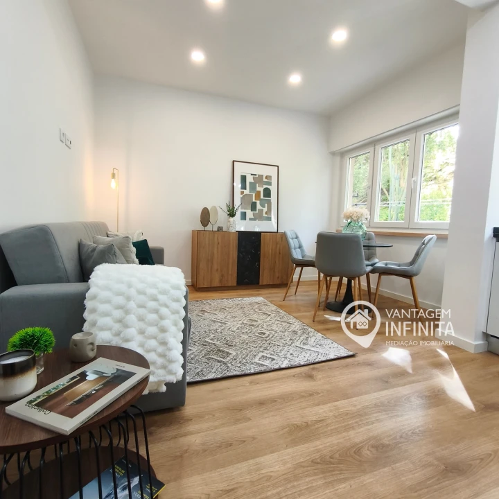 Apartamento T2 para Venda em Benfica Foto 4