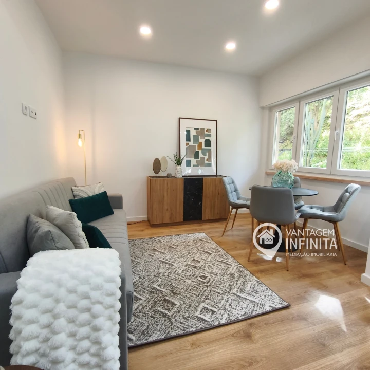Apartamento T2 para Venda em Benfica Foto 6