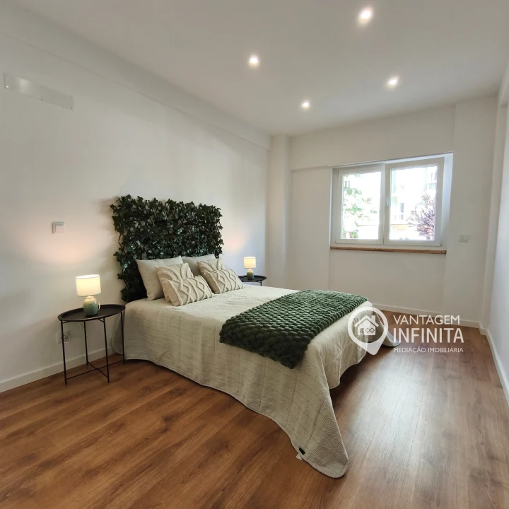 Apartamento T2 para Venda em Benfica Foto 16