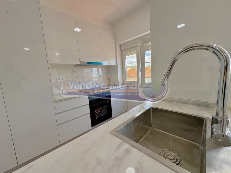 Apartamento T2 para Venda em Vila Franca de Xira Foto 16