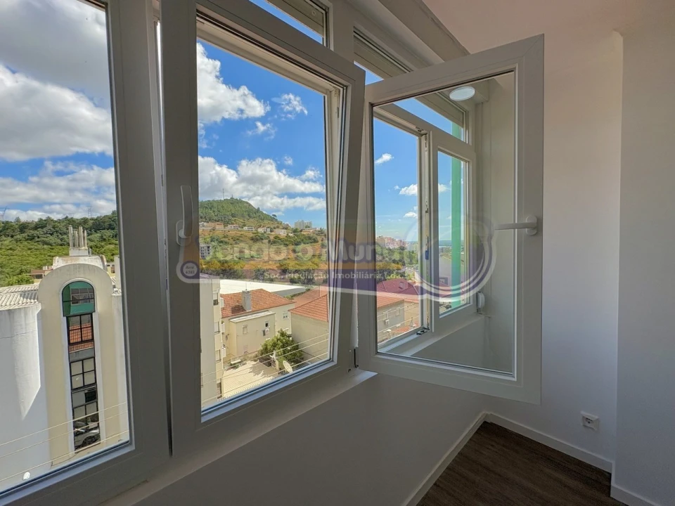 Apartamento T2 para Venda em Vila Franca de Xira Foto 8